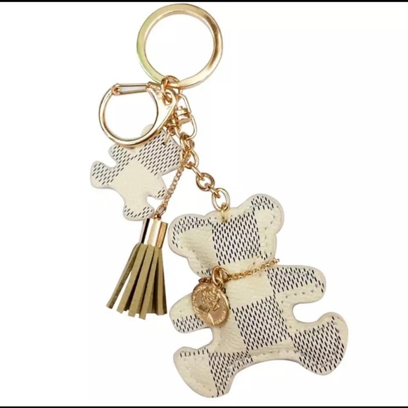 Accessories - NIP Mama and baby white grid bear keychain